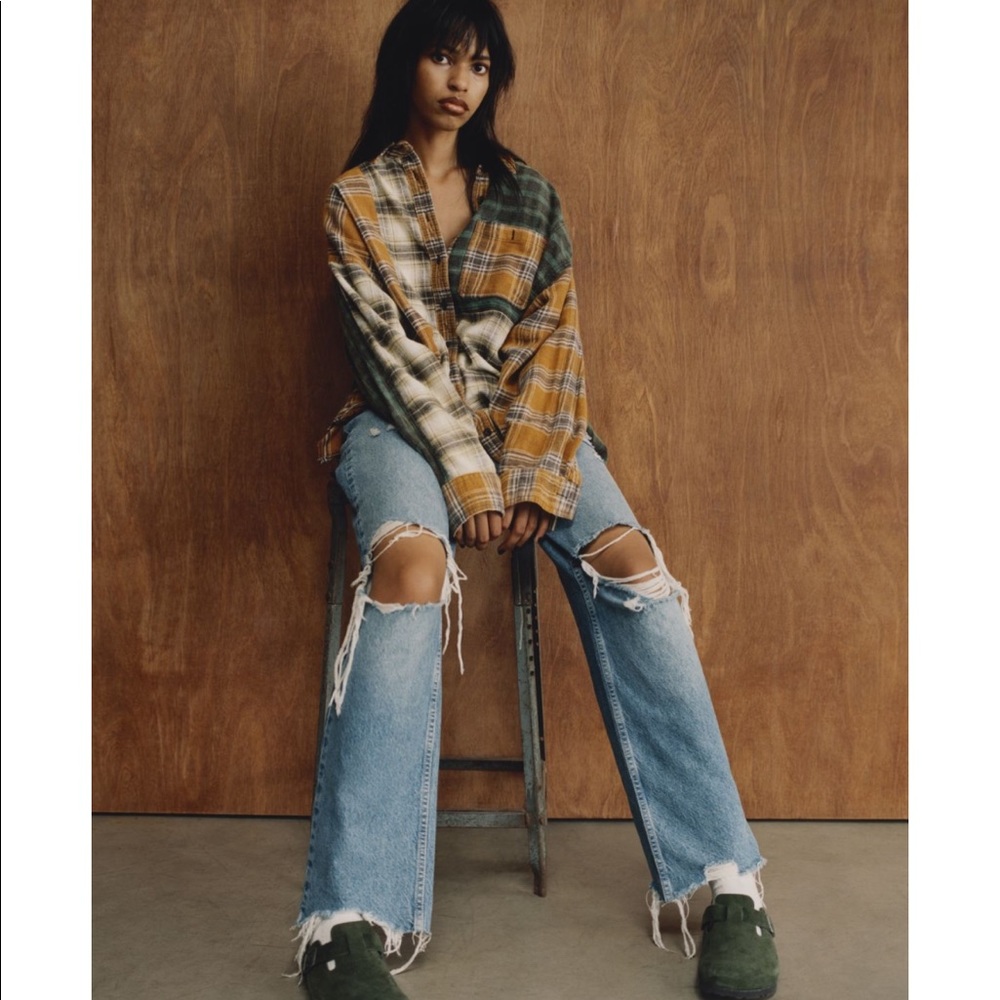 • uo high waisted distressed baggy jeans •